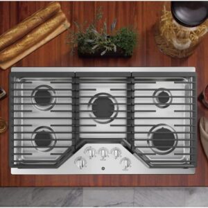 Alternative view of GE 36-Inch Built-in Gas Cooktop JGP5036SLSS