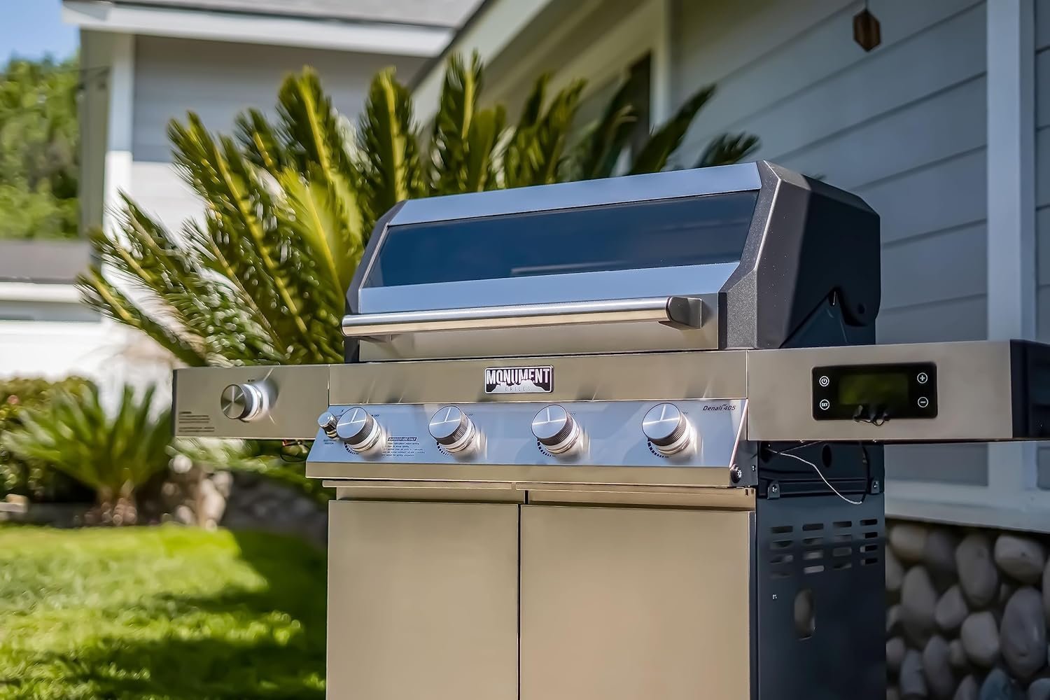 Monument Grills Eminence 405 |Tech Stainless Propane Gas Grill Eminence 405 & Cast Iron Cooking Plate - Image 6