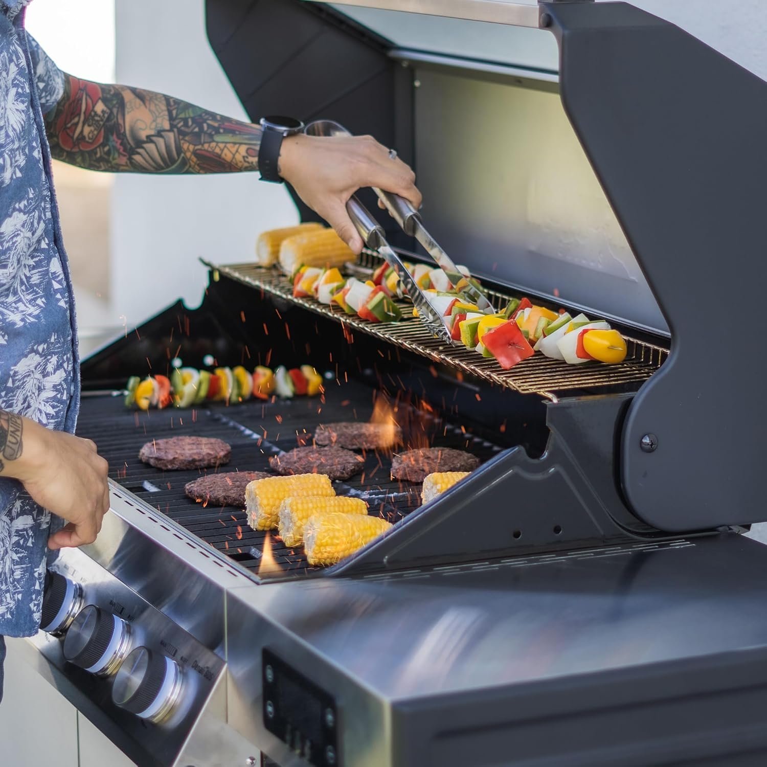 Monument Grills Eminence 405 |Tech Stainless Propane Gas Grill Eminence 405 & Cast Iron Cooking Plate - Image 4