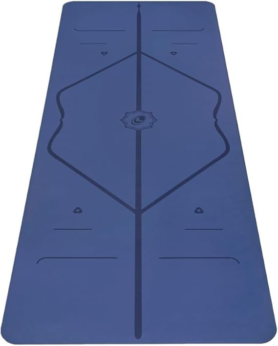 41CKJ7Q5yL._AC_SX569_.jpg Liforme Original Yoga Mat – Free Yoga Bag Included – Patented Alignment System, Warrior-like Grip, Non-slip, Eco-friendly, sweat-resistant, long, wide, 4.2mm thick mat for comfort
