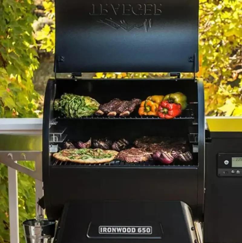 p3-4-1.webp Traeger Ironwood 650 Pellet Grills